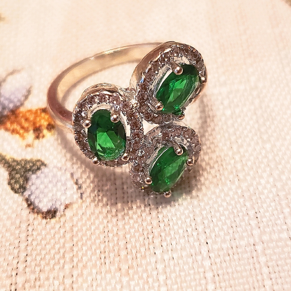 SIZE 7 RING - Picture 6 of 6